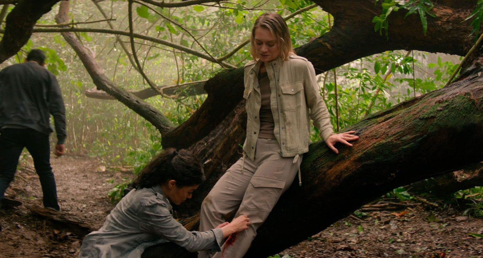 Lucy atiende a una Tatyana herida