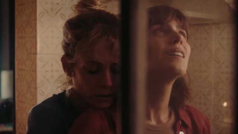 Maggie Civantos y Aura Garrido en la pel&iacute;cula historias