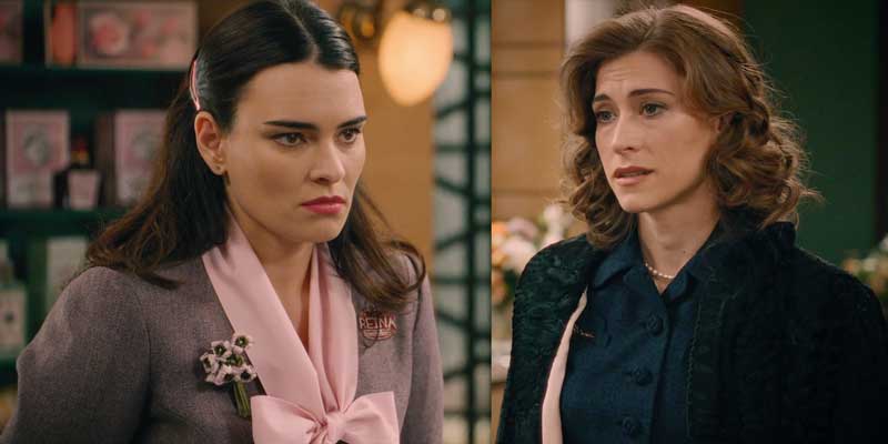 Fina y Marta hablando en la tienda