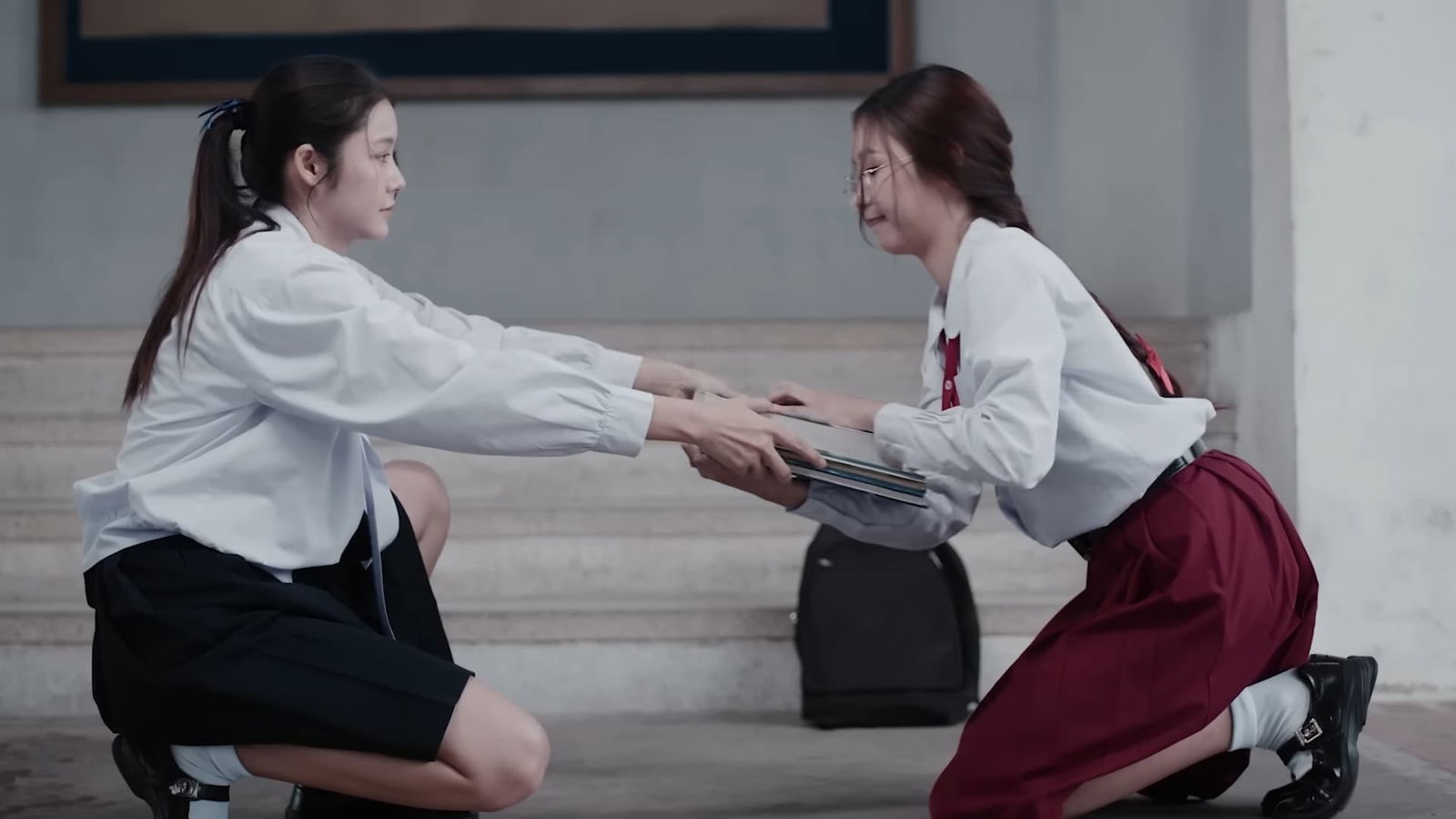 El primer encuentro real de May y Aioon