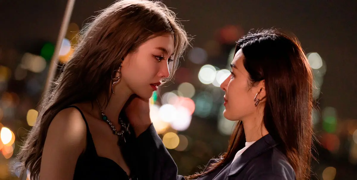 Lingling Sirilak y Orm Kornnaphat en Only You