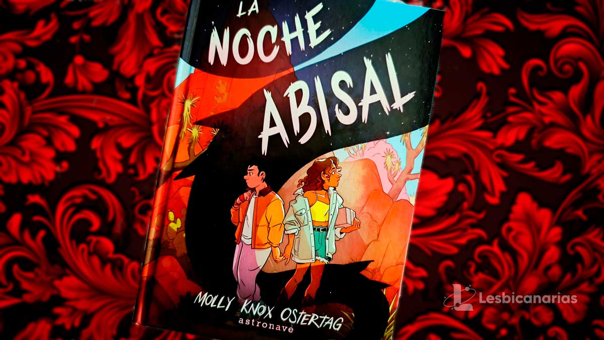 Portada dura del cómic lésbico La noche abisal