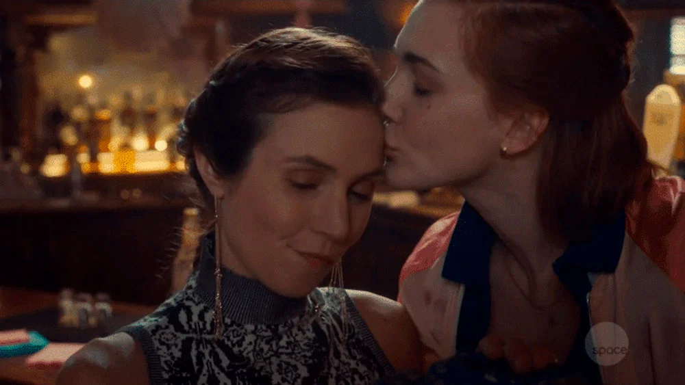 Waverly y Nicole en la segunda temporada de Wynonna Earp