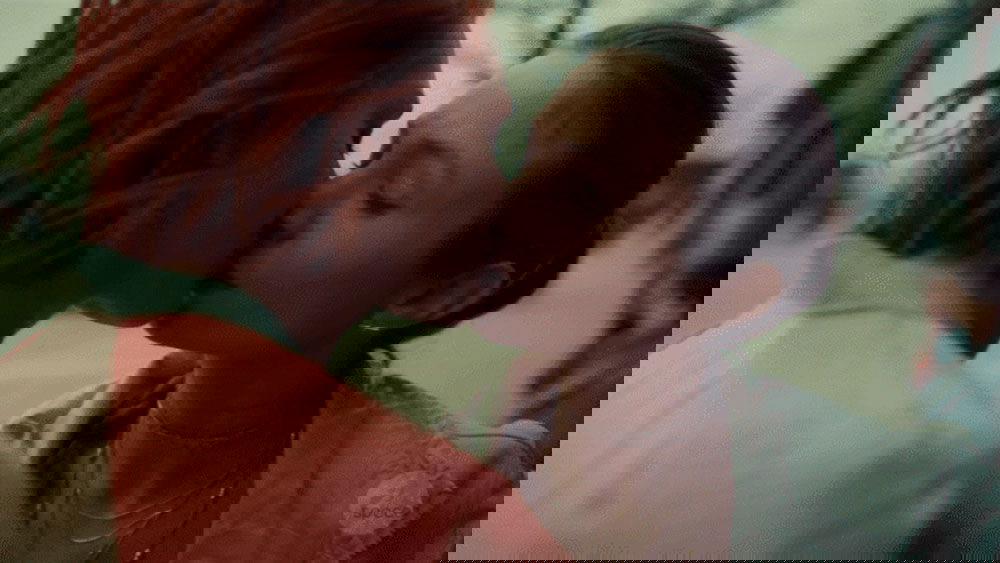 WayHaught besándose