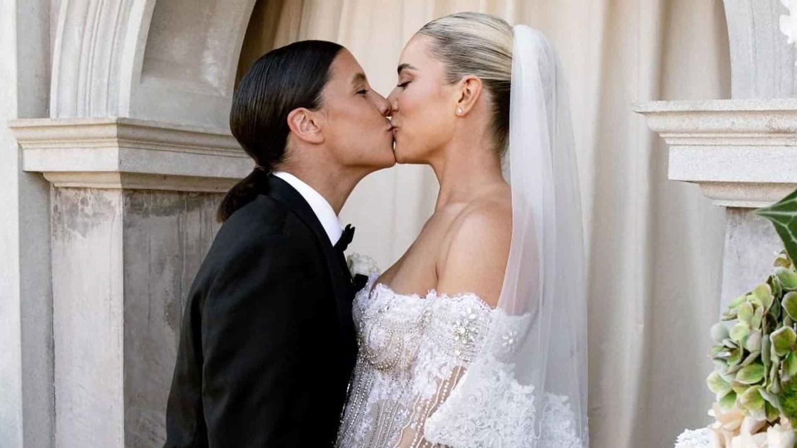 Sam Kerr y Kristie Mewis comienzan el 2026 con una boda de ensueño