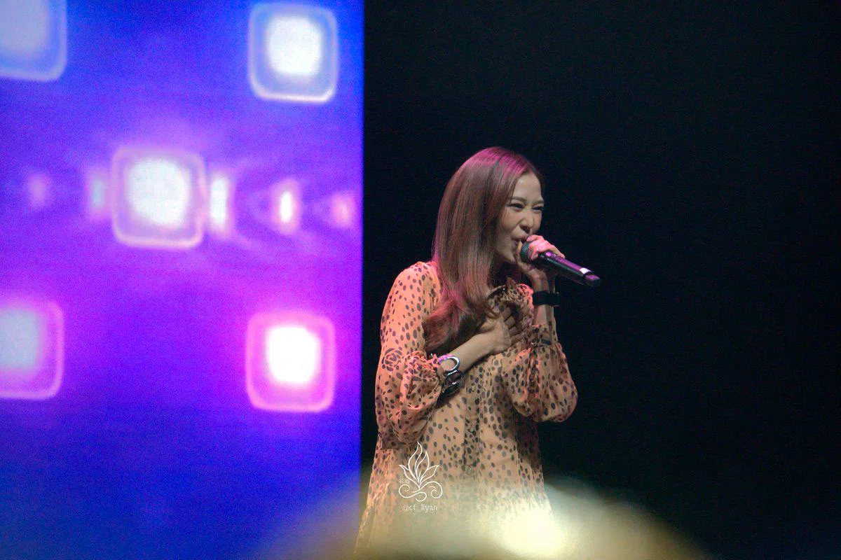 Film Rachanun cantando Linger en Madrid