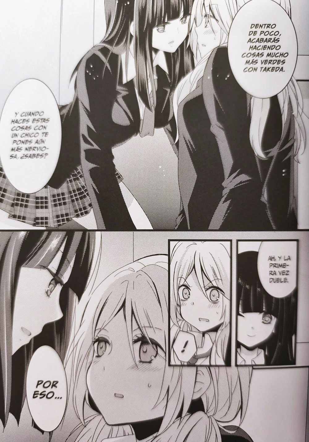 Hotaru lleva al baño a Yuma para enrollarse con ella