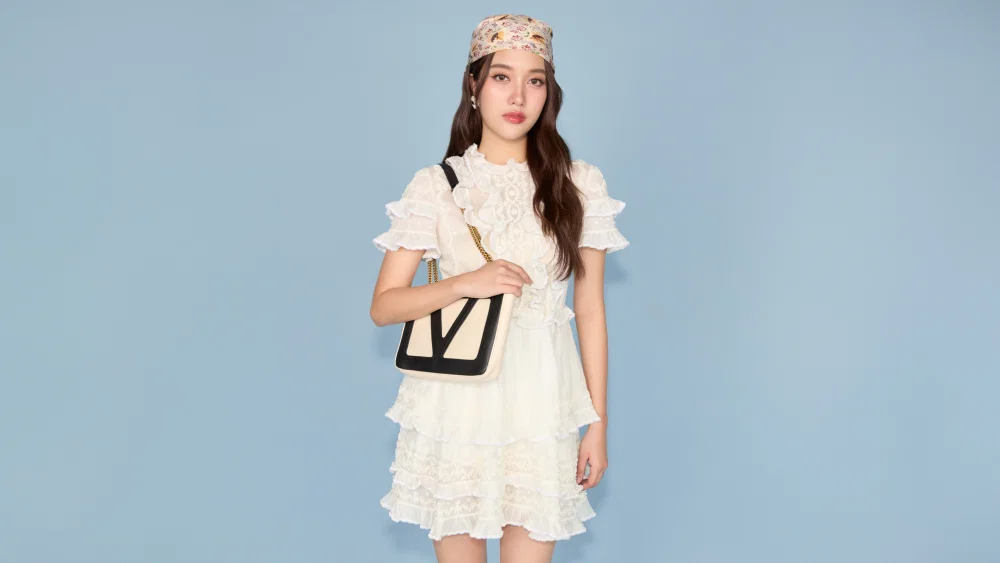 Freen Sarocha vestida de Valentino