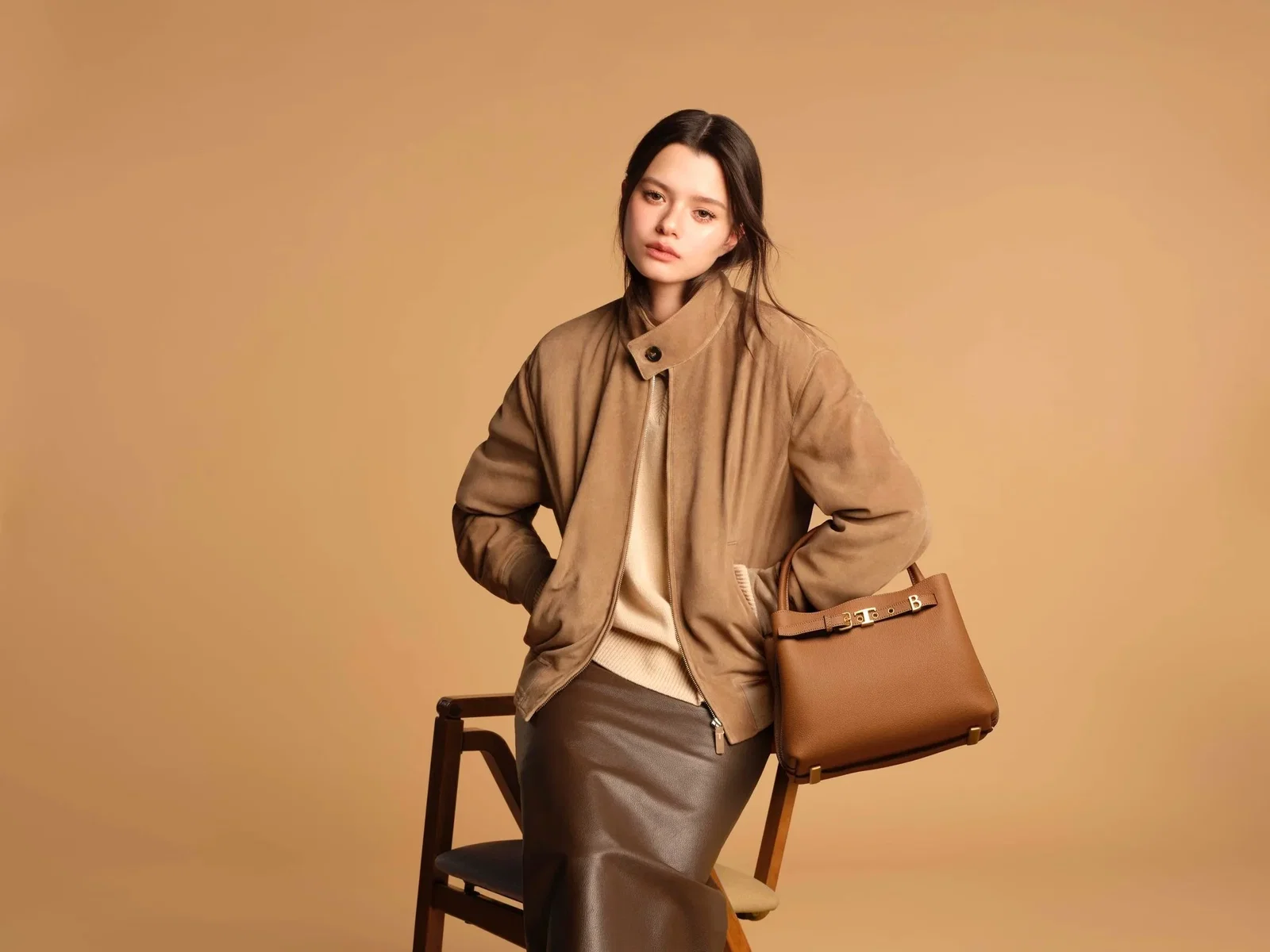 Becky Amstrong vestida de TODS